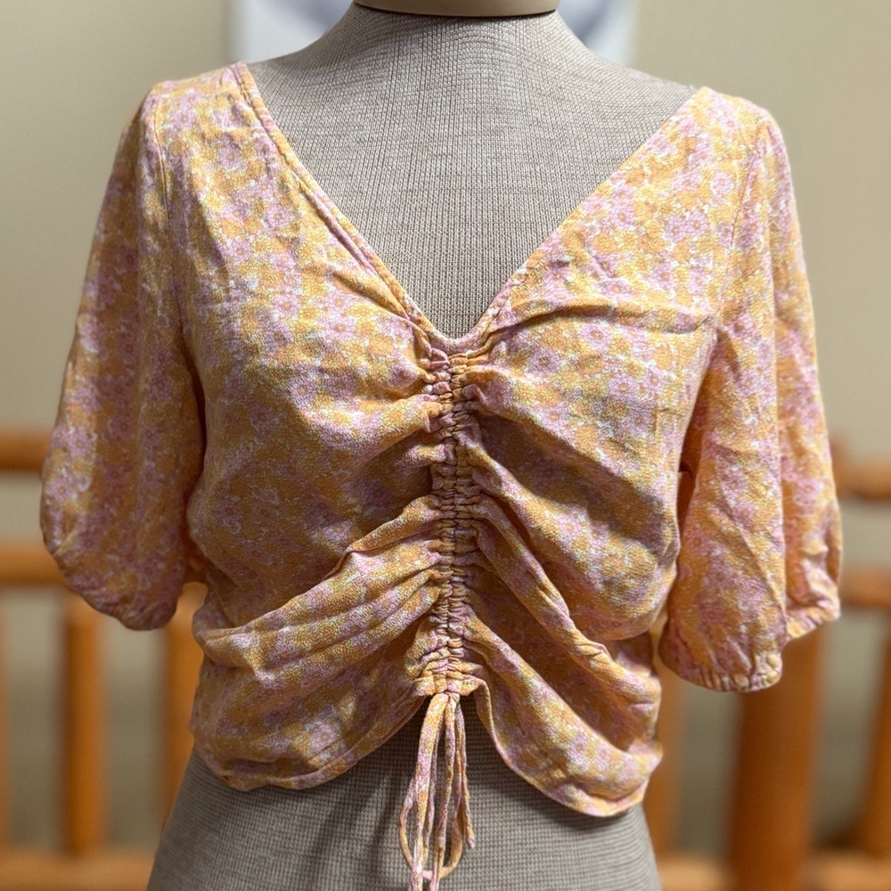 H&M Ruched Floral Puff-Sleeve Top – Size L - Picture 9 of 15